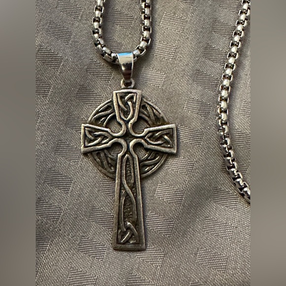 Celtic Cross Box Chain Necklace - Picture 2 of 3